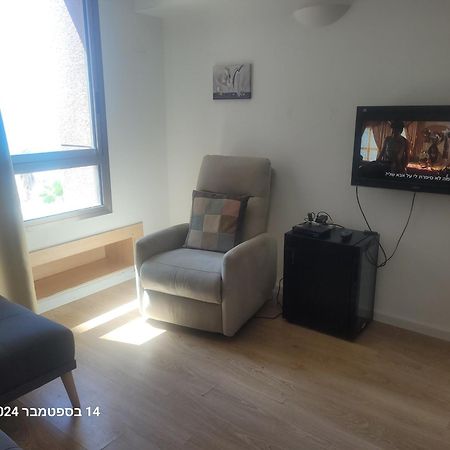 Beach Apartments Хайфа Екстериор снимка