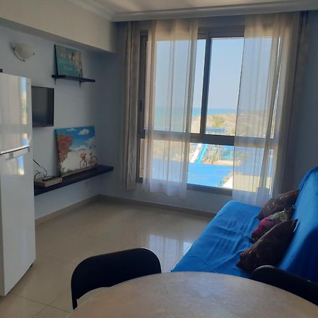 Beach Apartments Хайфа Екстериор снимка