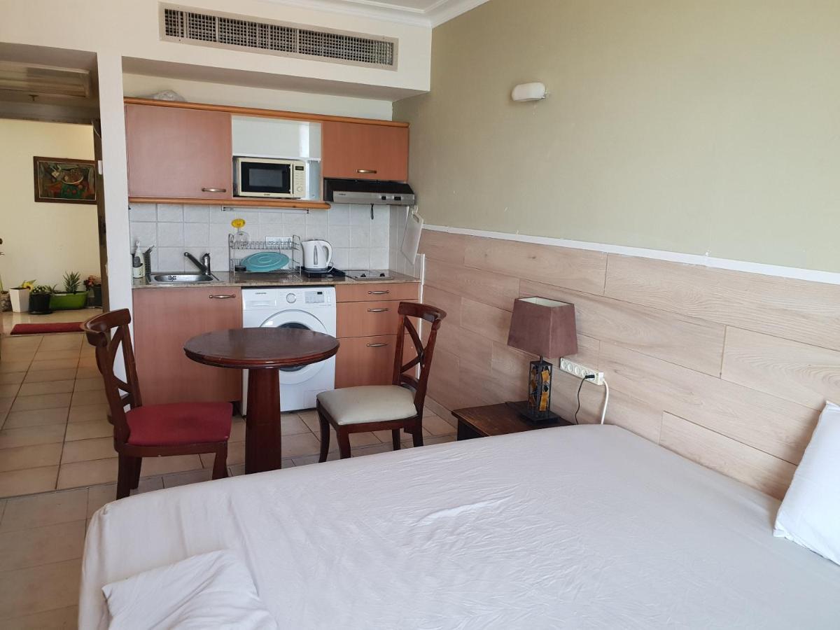 Beach Apartments Хайфа Екстериор снимка