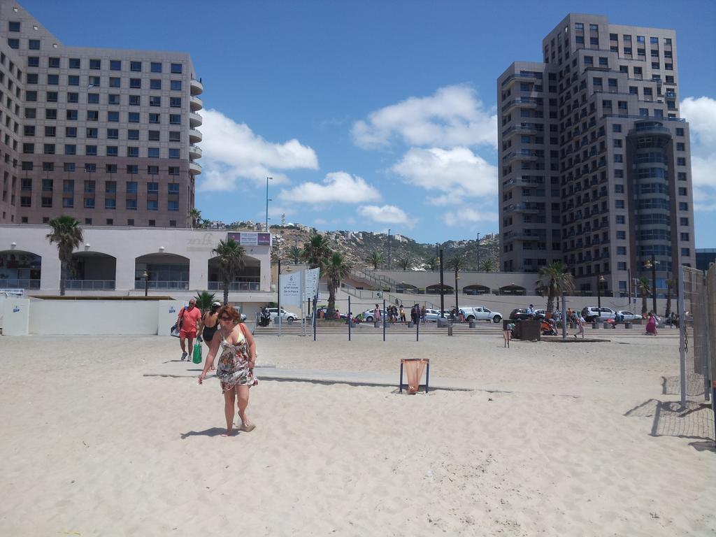 Beach Apartments Хайфа Екстериор снимка